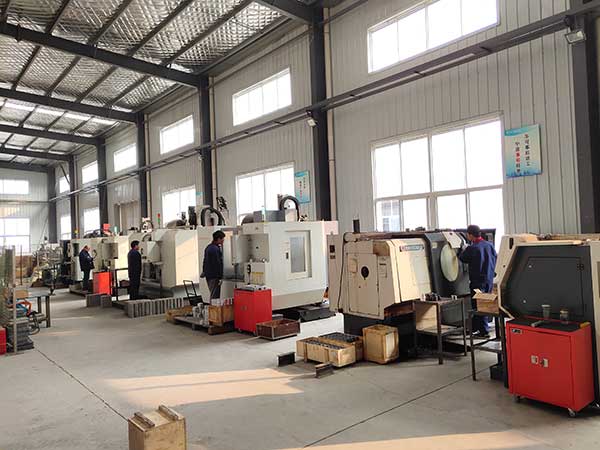 公司簡(jiǎn)介(圖2) 聚氨酯噴涂機(jī)配件數(shù)控生產(chǎn)中心