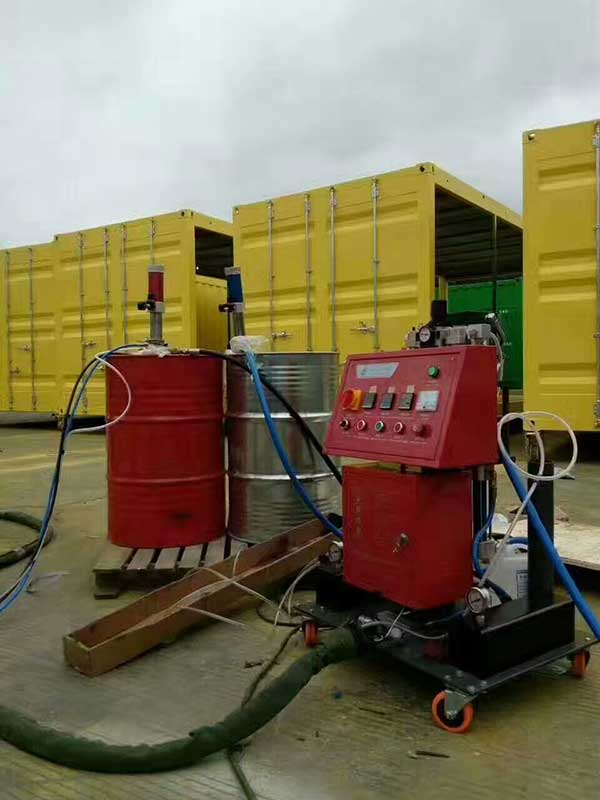 III(E)聚氨酯噴涂機(圖3) 聚氨酯保溫噴涂機