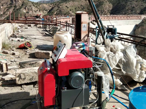 湖南聚脲噴涂機(jī) H5600堤壩防水聚脲噴涂(圖3) 湖南聚脲噴涂機(jī) H5600堤壩防水聚脲噴涂