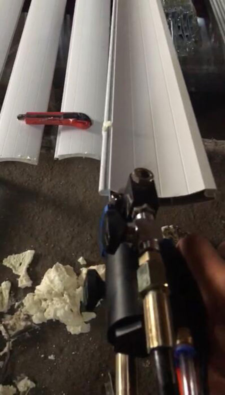 河北聚氨酯噴涂機 Q2600D型 卷簾門填充澆注聚氨酯(圖3) 河北聚氨酯噴涂機Q2600D型卷簾門填充澆注