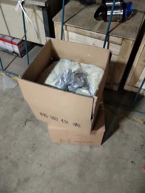 包裝箱物品包裝填充聚氨酯防摔 小型聚氨酯噴涂機(jī)效果怎么樣(圖1) 包裝箱物品包裝填充聚氨酯防摔