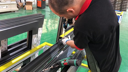 小型聚氨酯灌注發(fā)泡機(jī)器 多少錢(圖1) 小型聚氨酯灌注發(fā)泡機(jī)器 多少錢