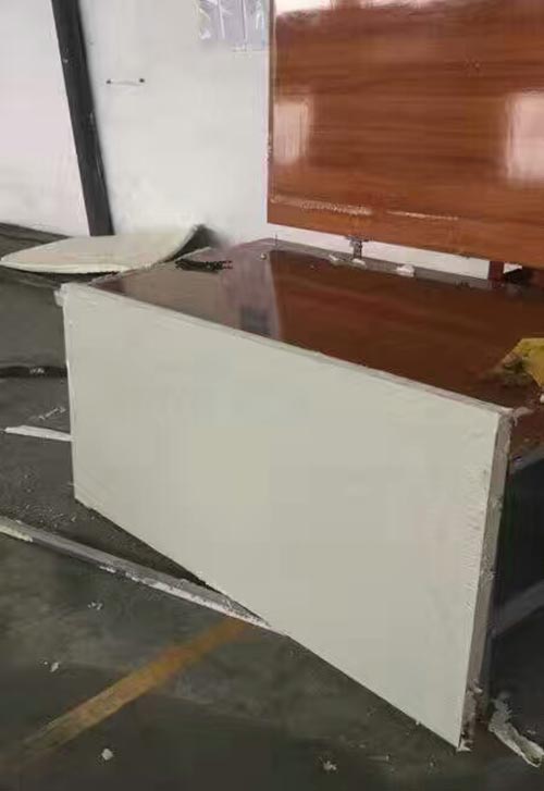 聚氨酯門板澆注(圖1) 聚氨酯門板澆注