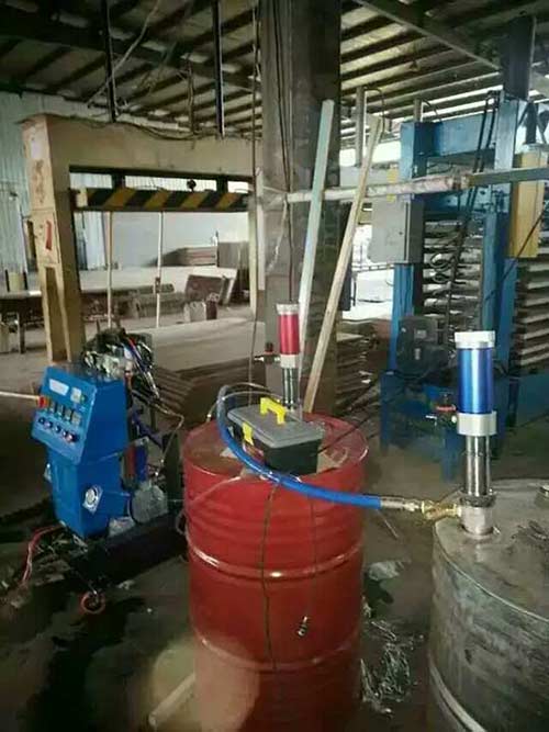 防盜門門框填充材料 防盜門聚氨酯填充噴涂機(圖1) Q2600防盜門門框填充材料 防盜門聚氨酯填充噴涂機