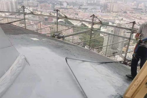 屋頂防水防腐施工聚脲涂料專用聚脲噴涂設(shè)備(圖2) 屋頂防水防腐施工聚脲涂料