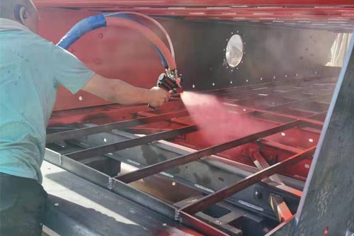 礦山設(shè)備耐磨聚脲涂料噴涂施工專(zhuān)用機(jī)器(圖3) 礦山設(shè)備耐磨聚脲涂料噴涂施工