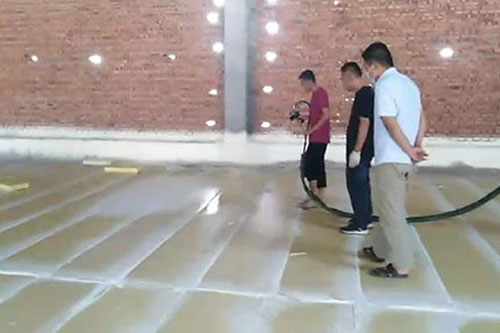 冷庫保溫噴涂一噸能噴多平方 氣動聚氨酯噴涂機(jī)可以嗎(圖2) 冷庫保溫噴涂