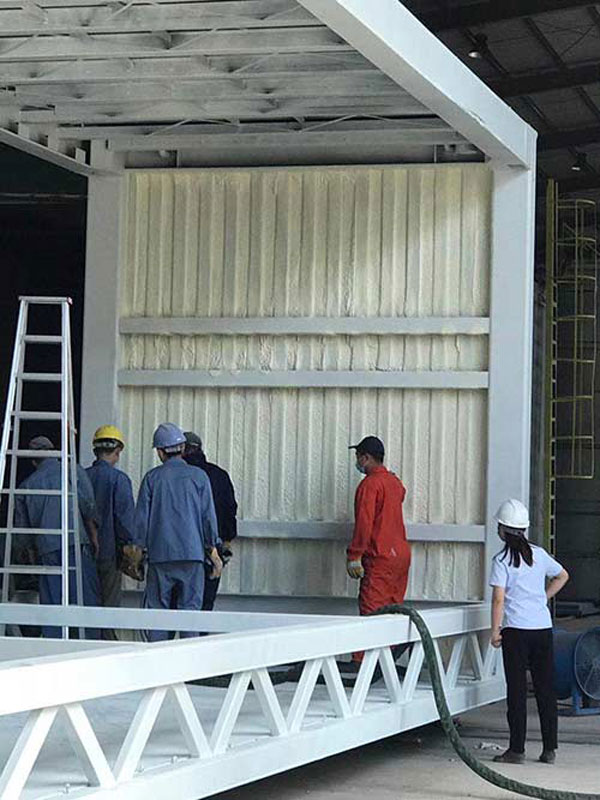 冷藏運(yùn)輸車(chē)廂噴涂硬泡聚氨酯保溫保冷(圖3) 冷藏運(yùn)輸車(chē)廂噴涂硬泡聚氨酯保溫保冷(圖3)