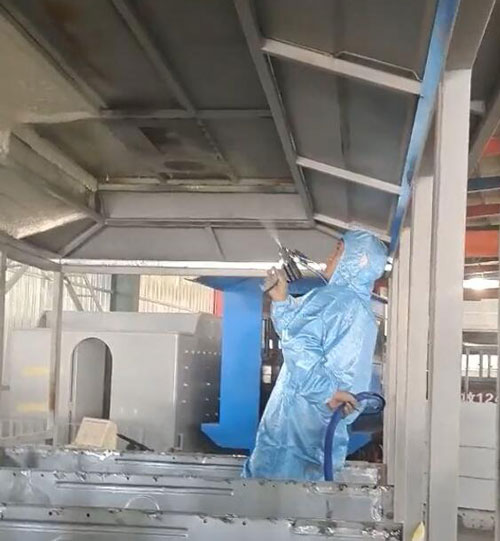 全車(chē)保溫噴涂聚氨酯泡沫