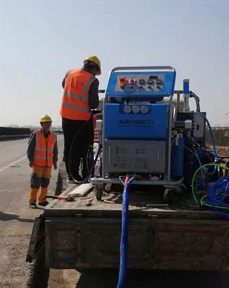 高壓注漿機(jī)哪里能買到(圖1) 液壓H5600T高壓注漿機(jī)